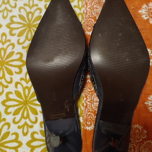 Shoes - Picture 5 of 7